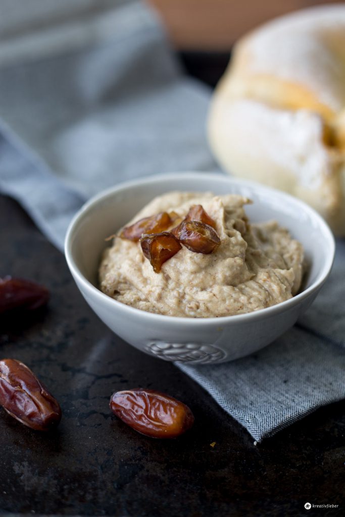 Orientalischer Datteldip mit Ras el-Hanout - Rezepte fürs Grillbuffet Orientalischer Datteldip mit Ras el-Hanout - Rezepte fürs Grillbuffet