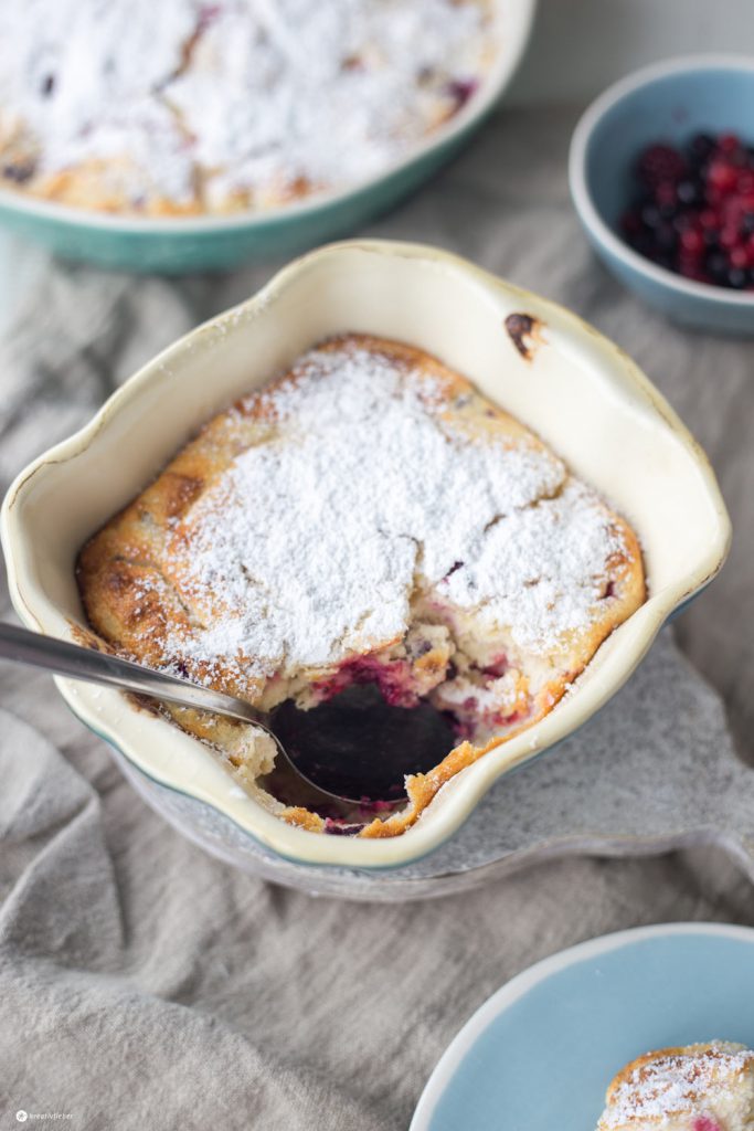 Quarkauflauf mit Waldbeeren - leckeres Dessert oder Sonntagssüß Quarkauflauf mit Waldbeeren - leckeres Dessert oder Sonntagssüß