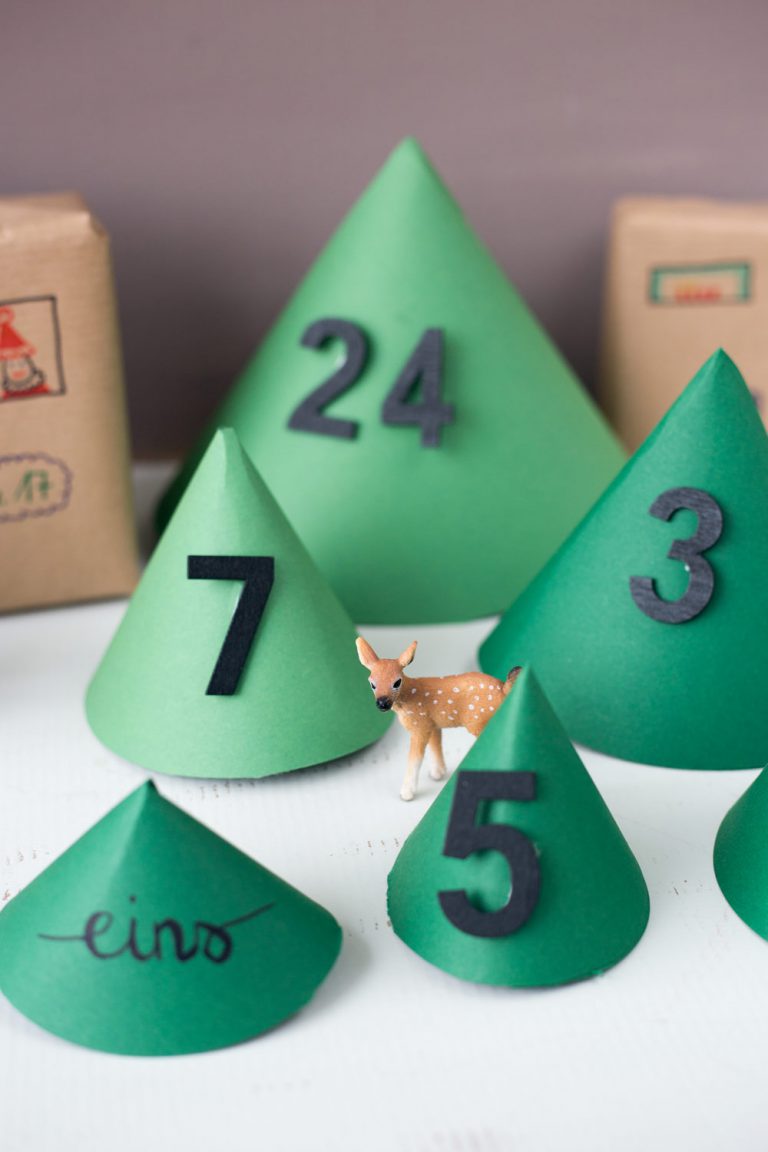  Foto zu DIY Adventskalender für Kinder selberbasteln - Adventsdorf basteln 