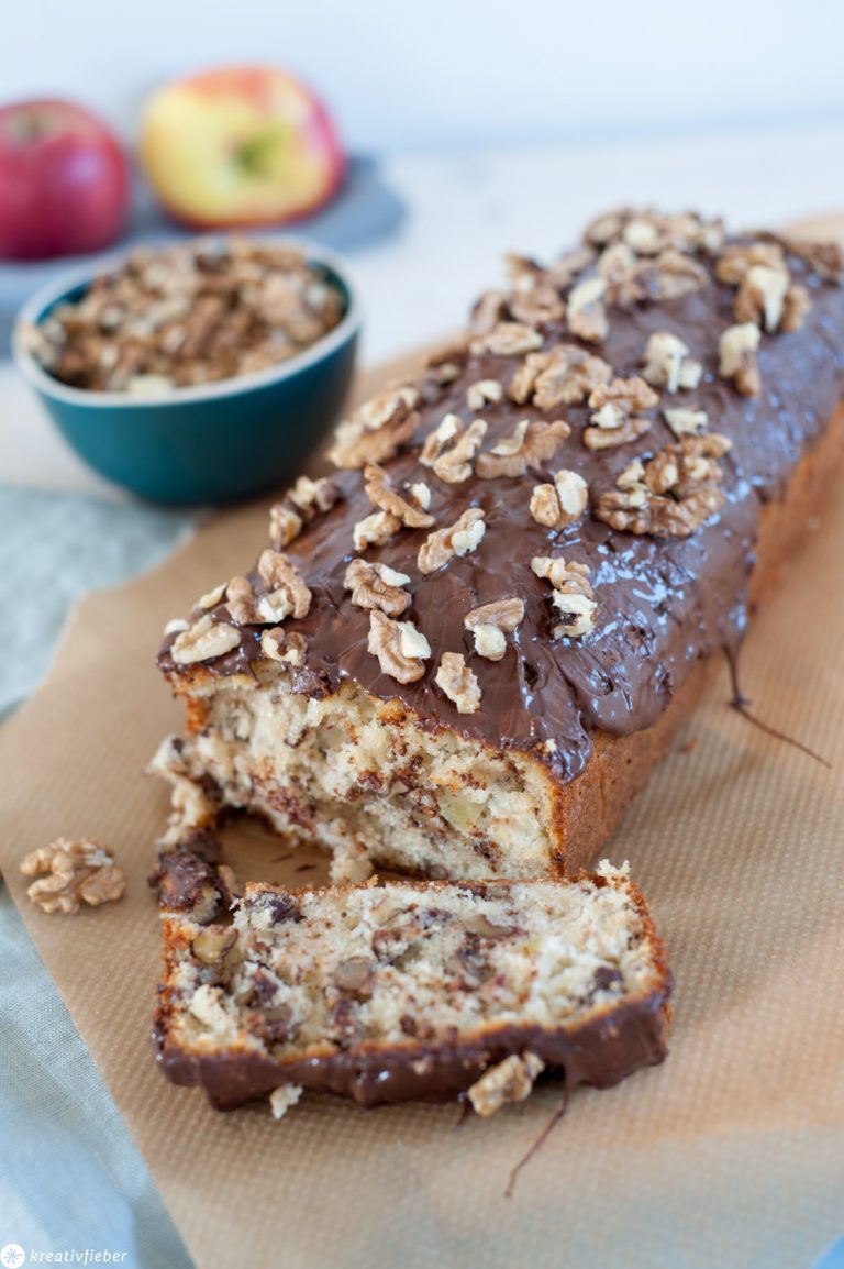 Walnusskuchen mit Äpfeln - ganz einfaches Rezept Walnusskuchen mit Äpfeln - ganz einfaches Rezept