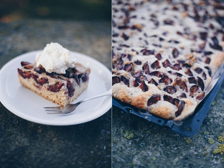 Einfacher Pflaumenkuchen vom Blech mit Nussguss
