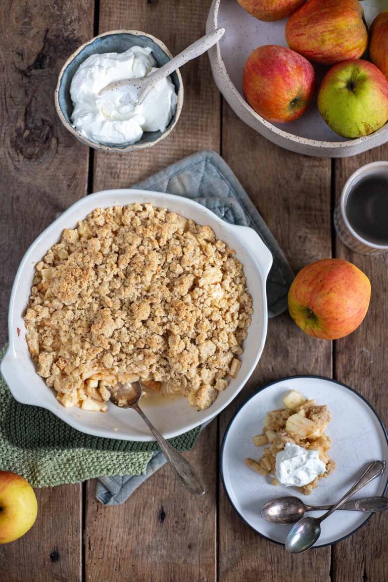 Apfel Crumble Rezept schnell mit Haferflocken - kreativfieber