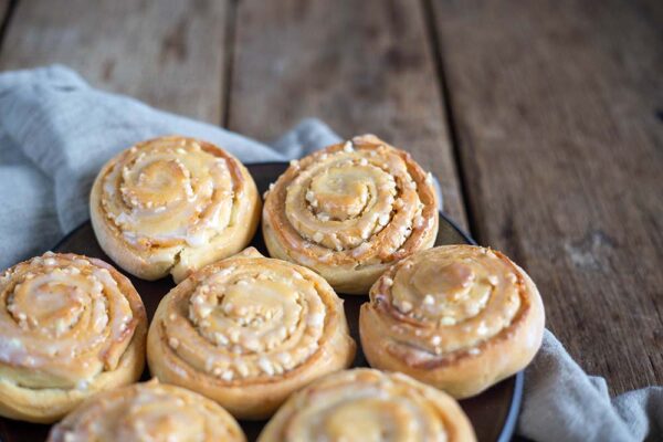 Saftige Marzipanschnecken backen - fluffiges Rezept super einfach