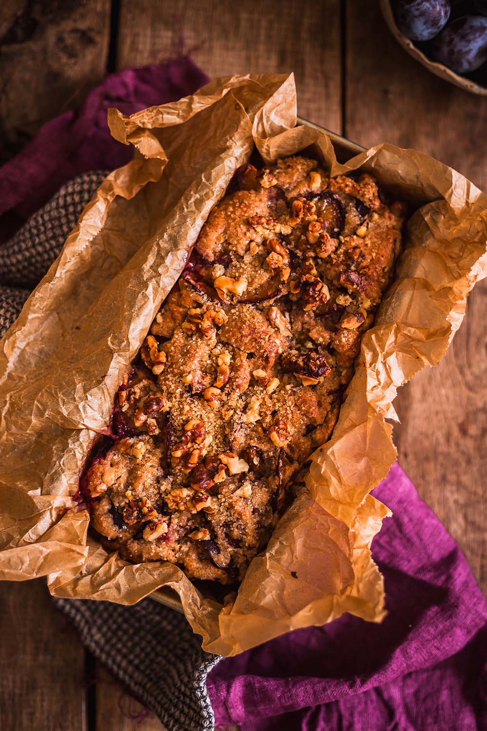 Super saftiger Pflaumenkuchen in der Kastenform mit Walnuss Knusperkruste