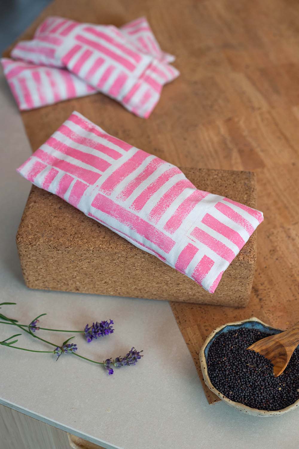 DIY Yoga Augenkissen nähen mit Hülle und Füllung