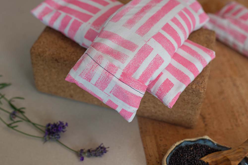 Einfacher Hotelumschlag für ein DIY Augenkissen