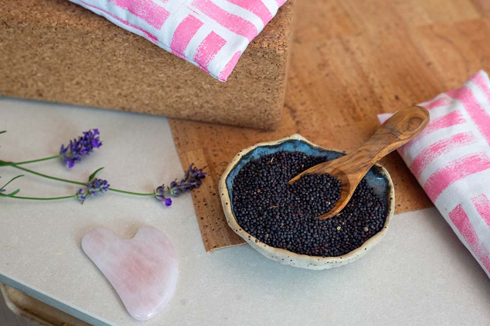 Rapssaat als Füllung für ein DIY Augenkissen