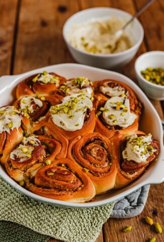 Rezept für Pistazienschnecken mit cremigem Topping