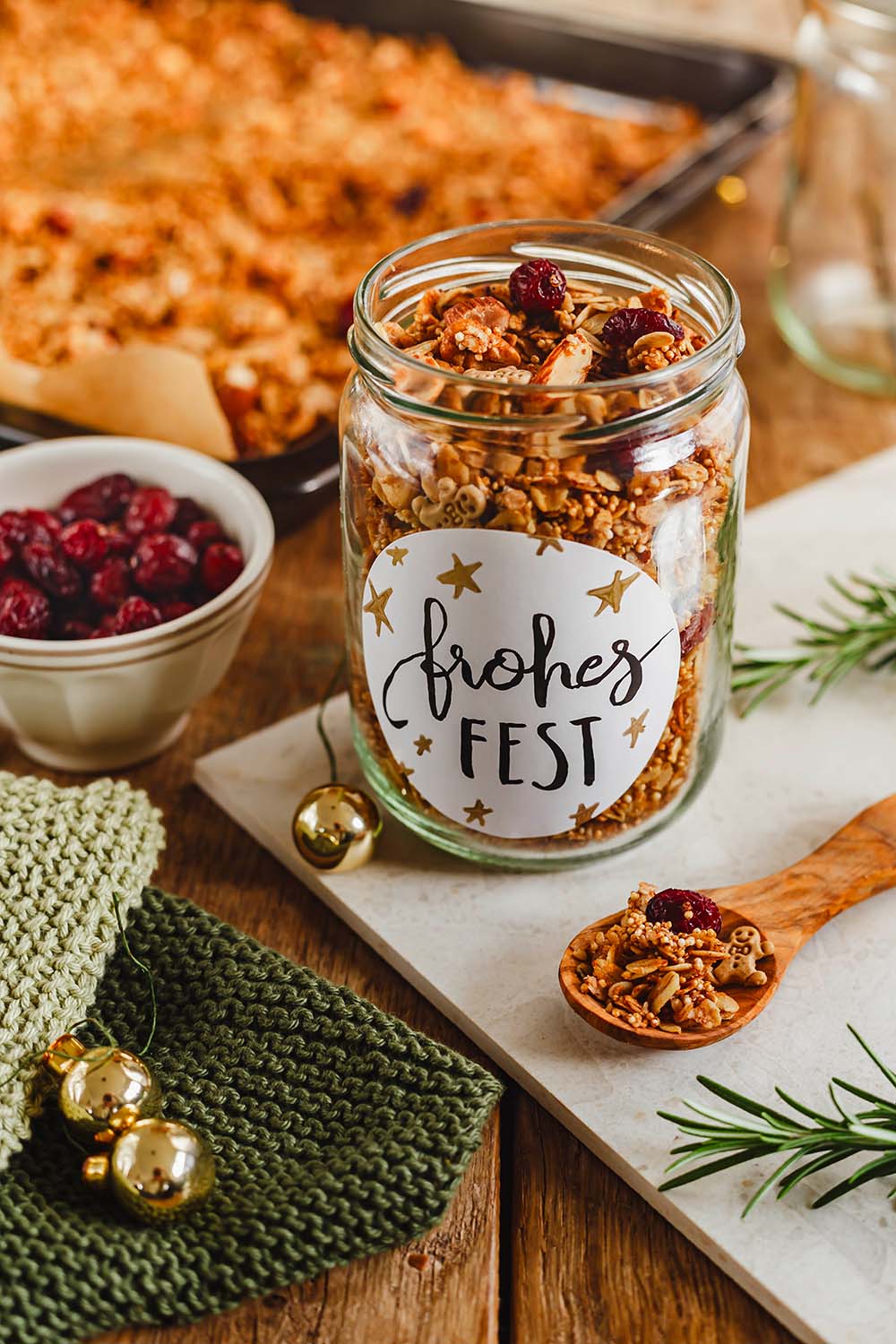 Weihnachtsmüsli selber machen Rezept für weihnachtliches Granola