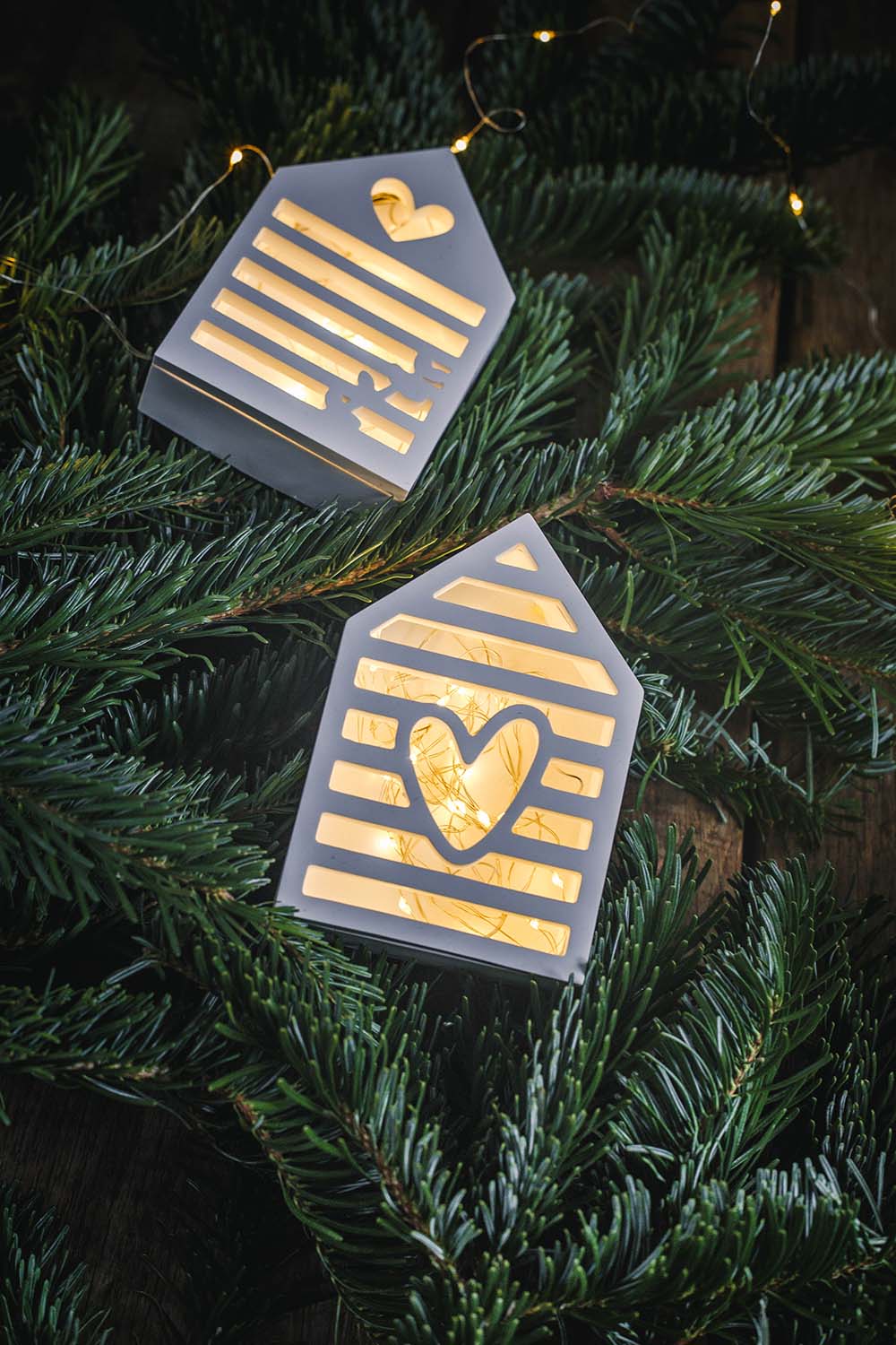 Einfache Lichthäuser selbermachen aus Gießmasse