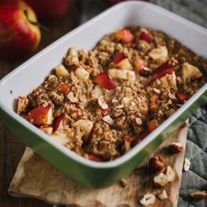 Baked Oats mit Äpfeln und Zimt - einfaches warmes Frühstück