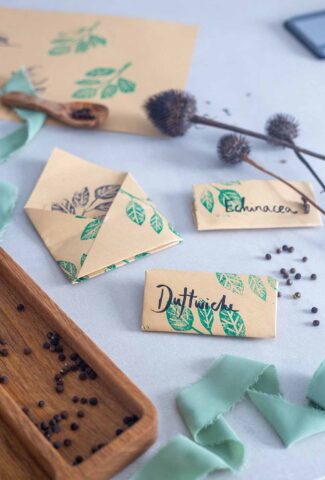 Einfache Saattütchen falten und Saatgut verschenken - Faltanleitung Samentüten