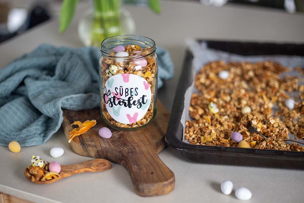Knuspriges Ostergranola selbermachen - Ostermüsli zum Verschenken