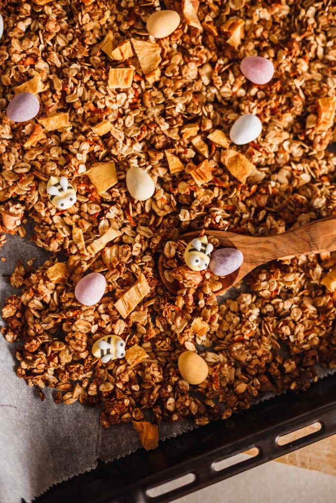 Ostermüsli Rezept - knuspriges Oster Granola selbermachen