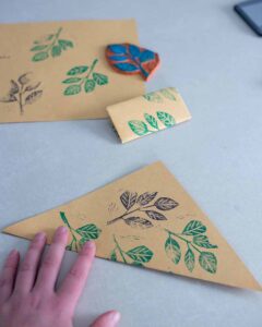 Saattütchen falten Schritt 1 zum Dreieck falten