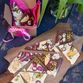 Einfache Oster-Bruchschokolade selbermachen