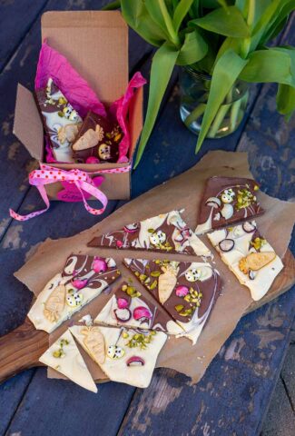 Einfache Oster-Bruchschokolade selbermachen