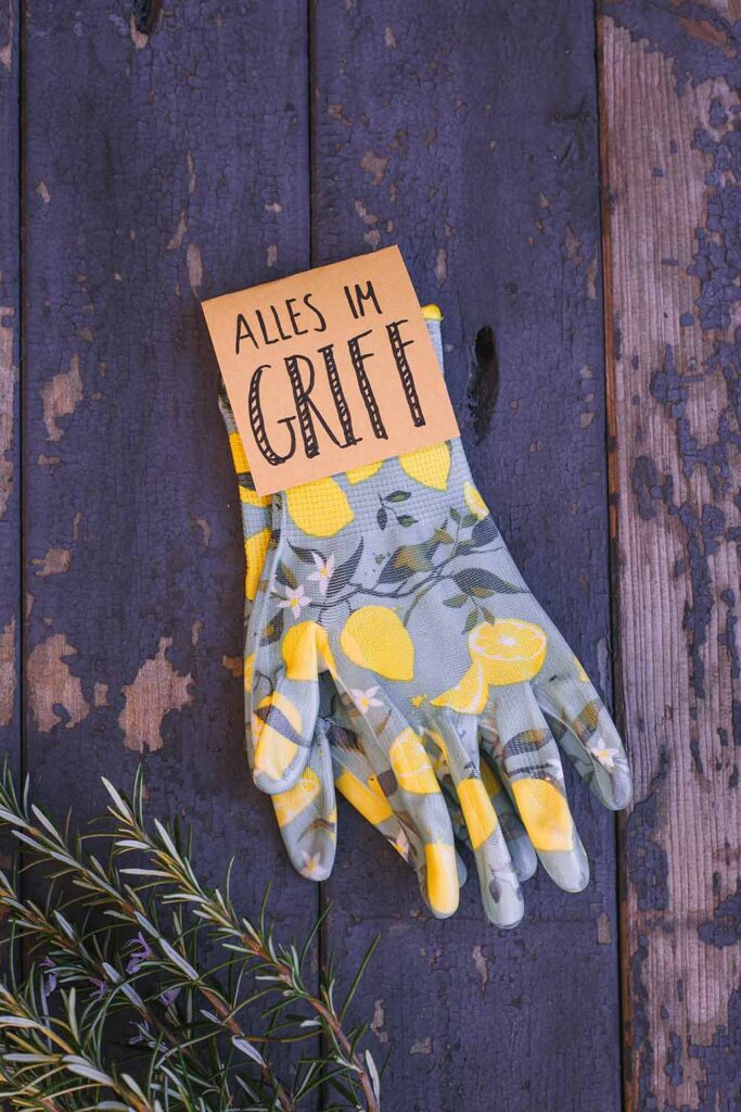 Geschenkverpackung für Gartengutscheine - Gartenhandschuhe verschenken