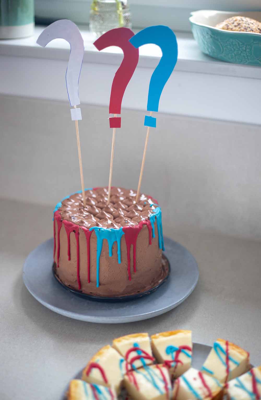 Schnelle drei Fragezeichen Torte für einen Kindergeburtstag selbermachen