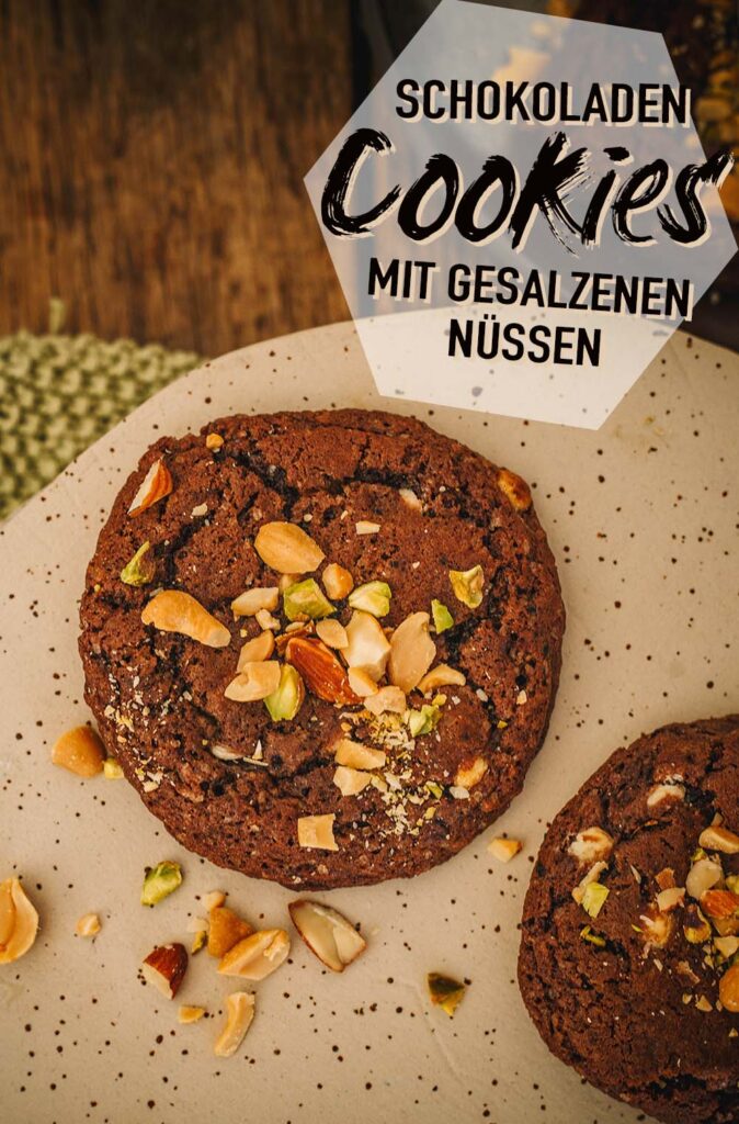 Super schokoladige amerikanische Cookies mit gesalzenen Nüssen einfaches Rezept