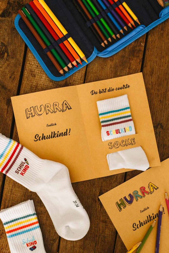 DIY Schulkind Karte Du bist die coolste Socke kleines Geschenk zum ersten Schultag