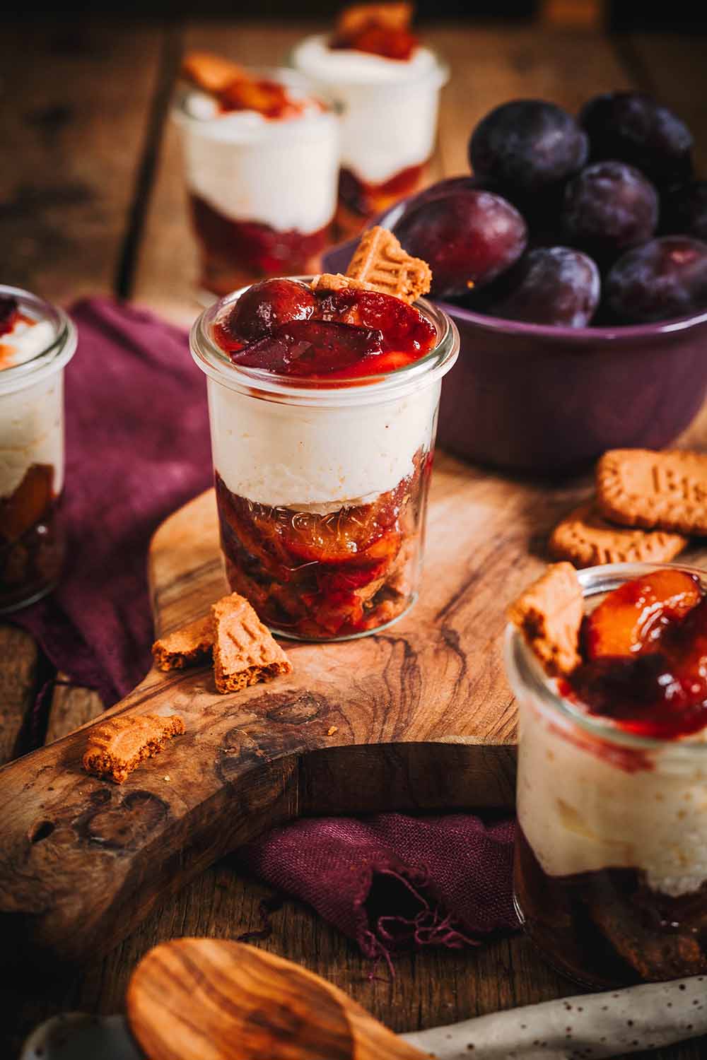 Herbstliches Pflaumendessert - Pflaumen Tiramisu mit Karamellkeksen