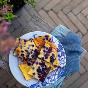 Schnelle Blaubeerschmandschnitten vom Blech